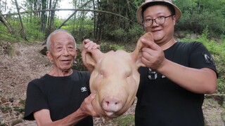[Makanan]|5 Kg Kepala Babi Dimasak Kuah Kecap, Berlemak Tapi Tak Enek