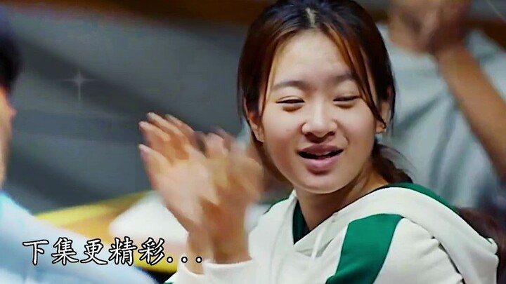 Delivery Guy Audits University Classes; Girlfriend Worries About Embarrassment, But His Words Really