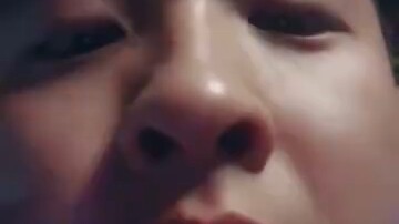 Người bạn nhờ bạn chém một nhát