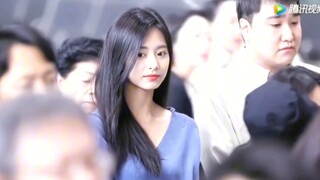 子瑜私下真的好好看，淡妆就很好看了，真的被jyp的妆造坑惨了
