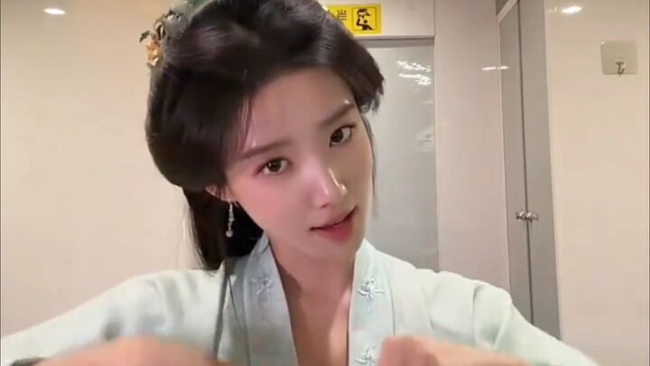 Sang cantik benar-benar berusaha! #Lu Yuxiao# menari #Wing Chun Bahasa Isyarat# tarian gestur#