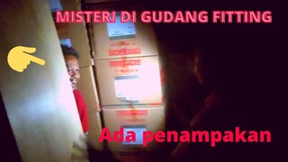 SOSOK PENUNGGU GUDANG FITTING || PENELUSURAN KANG PIPA DI GUDANG FITTING DI SAAT MATI LAMPU
