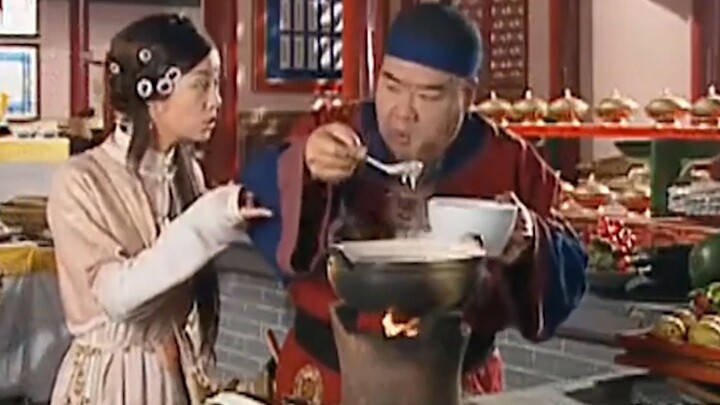 พ่อครัวได้ใส่น้ำมันหมูลงในของหวานและถูกเหล่าฮาเร็มขอไป แต่สิ่งที่ไม่คาดคิดคือเหล่านางสนมทั้งหมดมีน้ำ