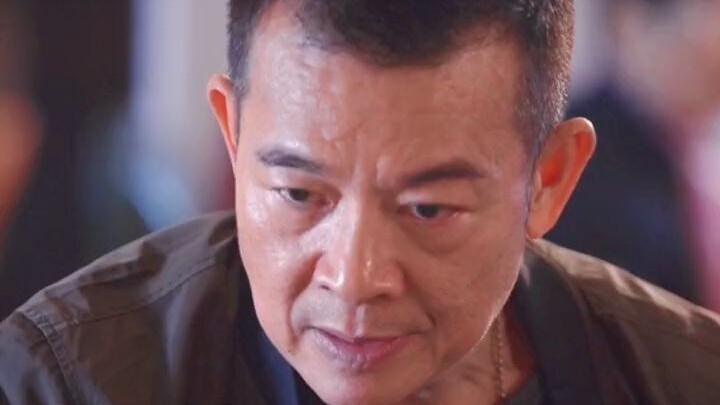 [Wu Yijiang] mengubah ekspresinya dalam sedetik, mengingatkan semua orang untuk tidak minum terlalu 
