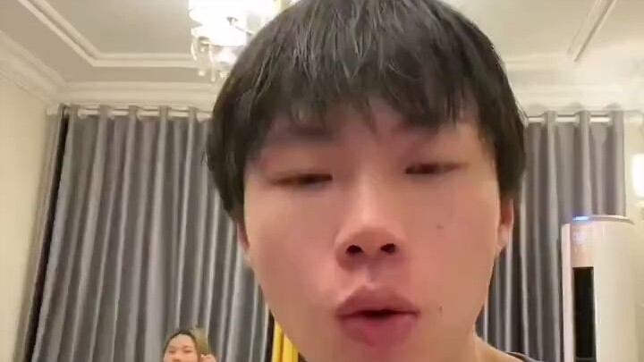 Chị em một tiếng là trên hết, còn soái ca thì rốt cuộc vẫn vô duyên...