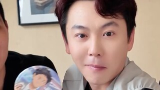 Tôi lại đến Nam Kinh để mua hàng khuyến mại. Tôi đang ăn, ăn, ăn, ăn!