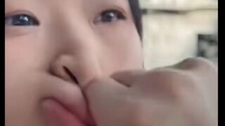男人：挡住我看白宫了~😁