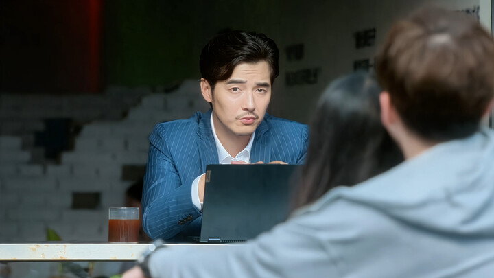 "As soon as Zhou Xun appeared, Qi Song's first thirty episodes were wasted. I could clearly feel the