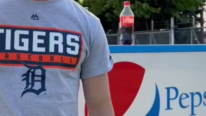 Tantangan Minum Coca-Cola Sebelum ke Kantor Pusat Pepsi | Belajar Kata-kata Sambil Berselancar 27