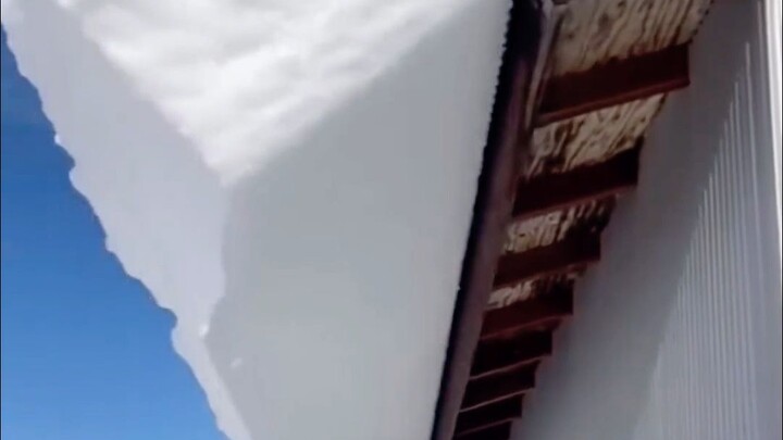 Kepuasan yang dibawa salju dan es di musim dingin—di tempat kalian sudah turun salju dan membeku bel