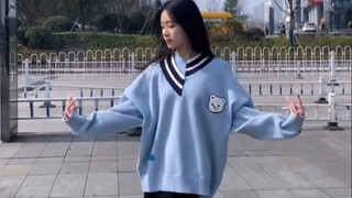 封面看起来我像在施法
