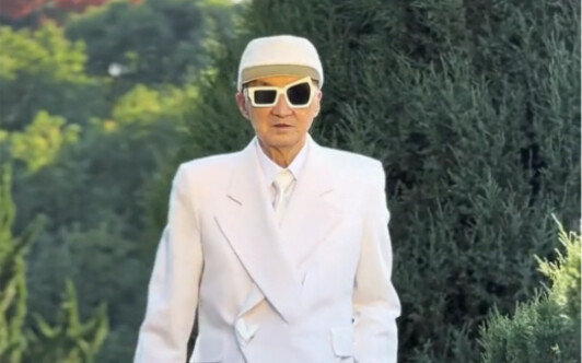 Ông cụ 86 tuổi muốn tranh thủ lúc còn trẻ đi catwalk một lần