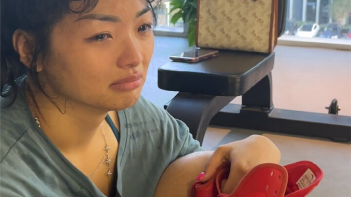 Đôi giày boxing đầu tiên | Hôm nay tập hỏng rồi, tạm biệt nhé, người bạn cũ à!