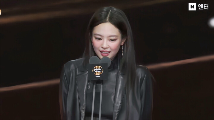 JENNIE meraih Artis Tahun Ini di Golden Disc Awards ke-40