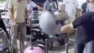 【无聊的执行官】视频加载中，速速查收惊喜！