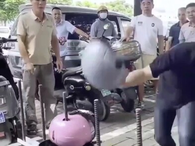 【无聊的执行官】视频加载中，速速查收惊喜！