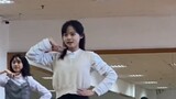 China Normal University female students flipping and jumping in physical education class, you are th