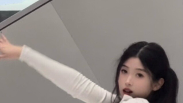 [Yuanyuan] Girls’ High School Experiences Little Idol One-Day Card and Dances with Beautiful Girls, 