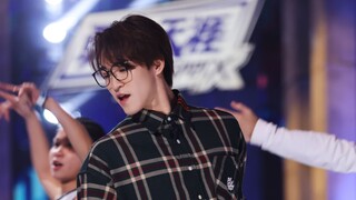 The world street dance champion is here! Plaid shirt and glasses open the show "sunroof"丨INTO1 Zando