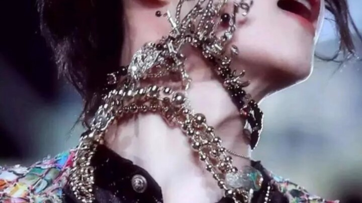 【Wang Yibo】Seberapa cantik sih dia? Sampai-sampai perhiasan di hadapannya pun terlihat kusam!