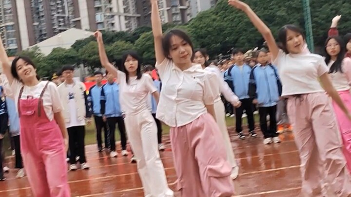 Kpop人狂喜！少女时代与防弹的结合荣获校运会开幕式第一名