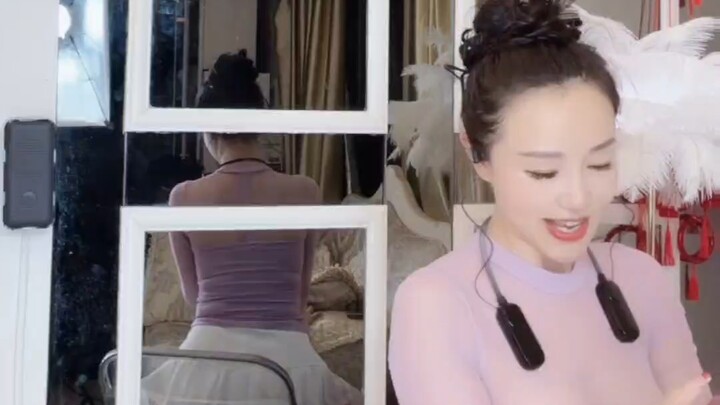 Terus berusaha dan latihan sepuluh kali lagi, semangat!