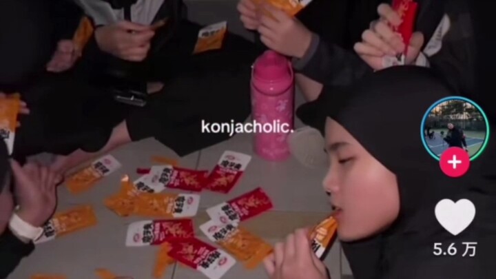 【ติ๊กต็อก】สาวอินโดนีเซีย: มันแกวรสแซ่บอร่อยมาก หยุดกินไม่ได้เลย