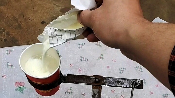 أنا لست وو دا! لا تدسّ لي أي مخدرات!