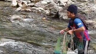 cast netting in Nepal | himalayan trout fishing with handmade cast net |