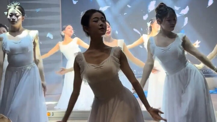 Berapa gaji bulanan yang dibutuhkan untuk menikmati lingkungan seperti ini?