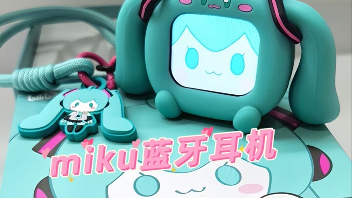 Headphones that let you virtually "raise" Miku? Grab them! [Hatsune Miku Bluetooth Headphones – Real