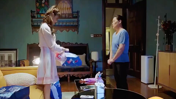 Mom spoiled her daughter into a spoiled princess, and the result was...