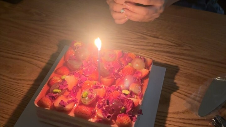Whenever I feel like eating cake, we randomly pick someone to have a birthday! Today it’s @MianXiaoM