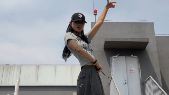 KIKI// «UP» một cái