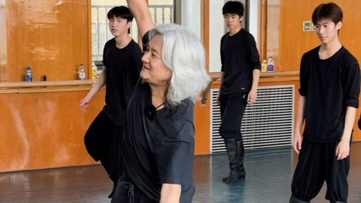 มือต้องมีเลือดมีเนื้อ