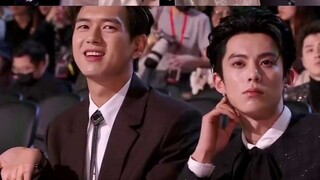 ฉันหยุดหัวเราะไม่ได้เลย รางวัลสตาร์ไลท์เป็นเพียงการทารุณกรรมผู้สูงอายุ! ในที่สุด ช่างภาพก็ค่อยๆ หันก