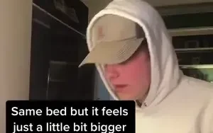 ฟังแล้วคิดถึงใครบางคน