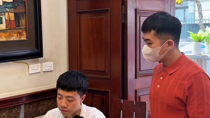 来越南河内旅游必吃！本地人最爱的“鸡尾粉”，你敢挑战重口味吗？| 河内玄香鸡粉店