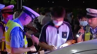 32 remaja dari Guangxi membentuk geng mengendarai sepeda motor dan mengebom jalan, Ratusan polisi la