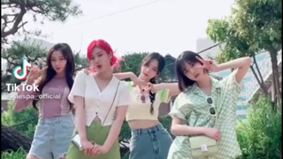 【aespa】旷野女团什么时候穿的夏日清凉去打黑曼巴啊 真的很爱这个装扮