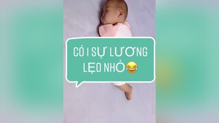 Mẹ gi.ả bộ lay thôi,ảnh lăn mấy vòng như mừng rỡ 😂 baby beyeu conyeu contrai mom mebim fb_lytieumai funny cuoibebung fypシ foryou trending