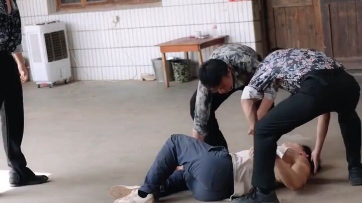 [เต็มเรื่อง]เด็กจนถูกอันธพาลรังแกกลับได้ดวงตาทองทะลุทะลวงทุกสิ่ง