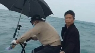 然后到岸上花65炫了一只烧鸡……