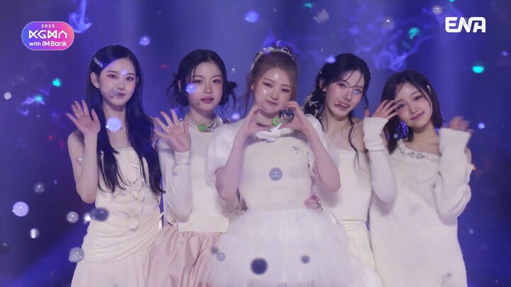 KiiiKiii I DO ME Performance