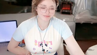 Liu Feier belajar mengemudi karena penampilannya terlalu mencolok, sehingga para pelatih membicaraka