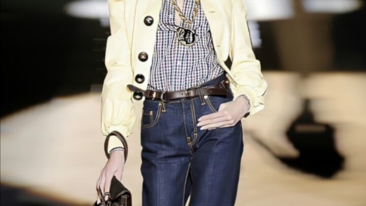 The Hong Kong-style outfits from over a decade ago still look totally timeless today! It's hard not 