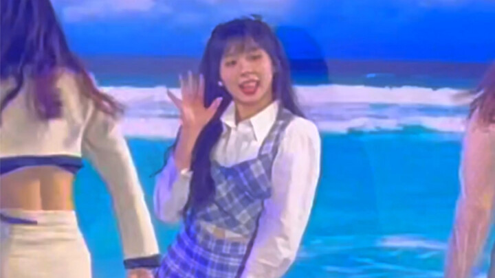 Rollin- Bravegirls' cover dance live at the welcome party! Homemade straight shot (̀⌄ ́)