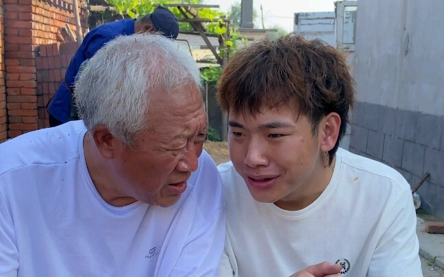 Popcornnya cukup harum, hanya saja agak berantakan di baju