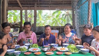 Thật Hấp Dẫn vói Món Thịt Xiên Que Ăn Kèm Bánh Hỏi | TKQ & Family  T1135