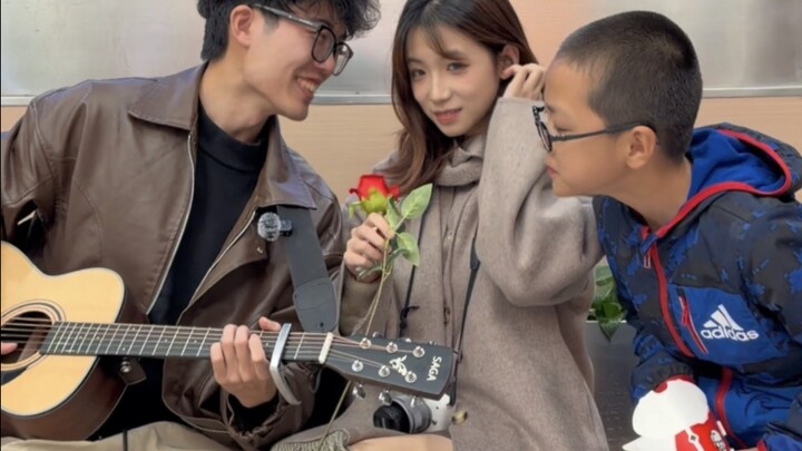 Bạn nhỏ: Để mình xem chuyện gì đã!